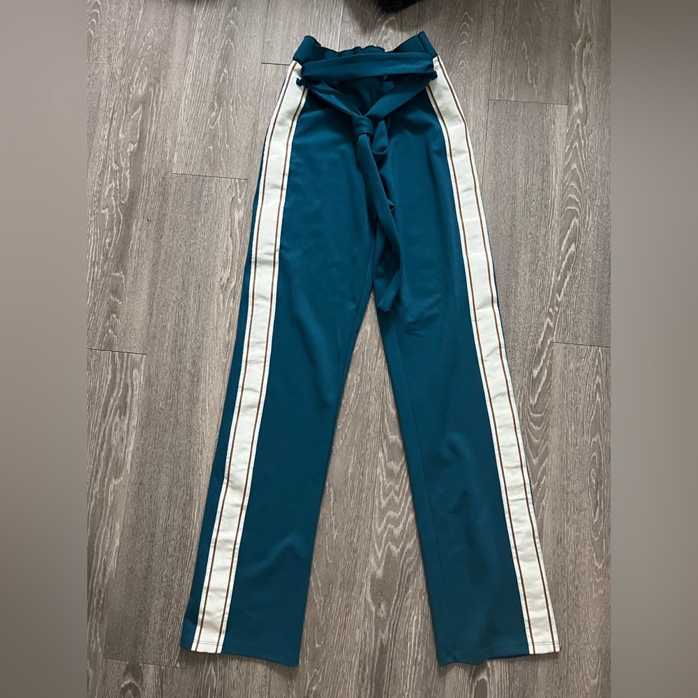 SLNGHR pants.
